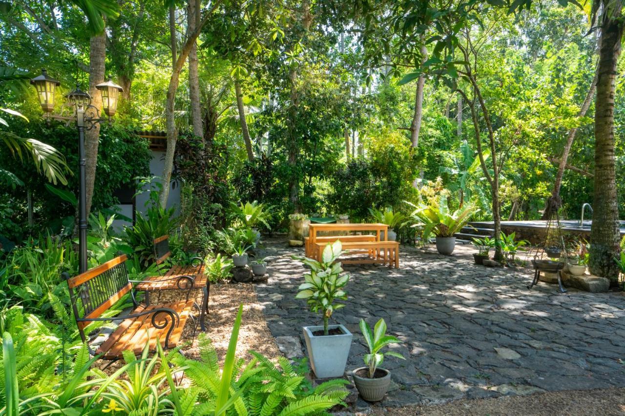 5Br Luxury Villa With Pool The Blues Mihiripenne Bagian luar foto