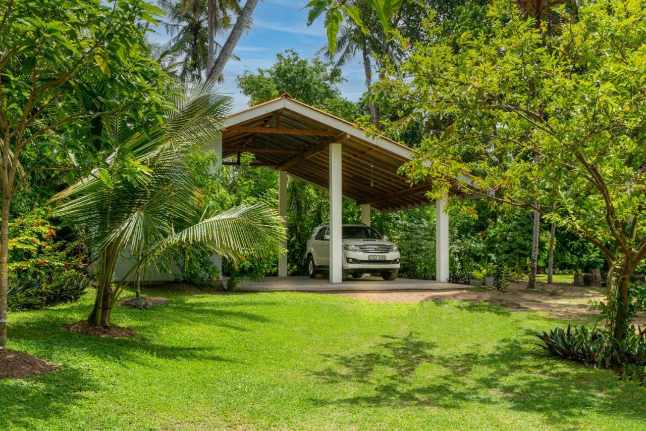 5Br Luxury Villa With Pool The Blues Mihiripenne Bagian luar foto